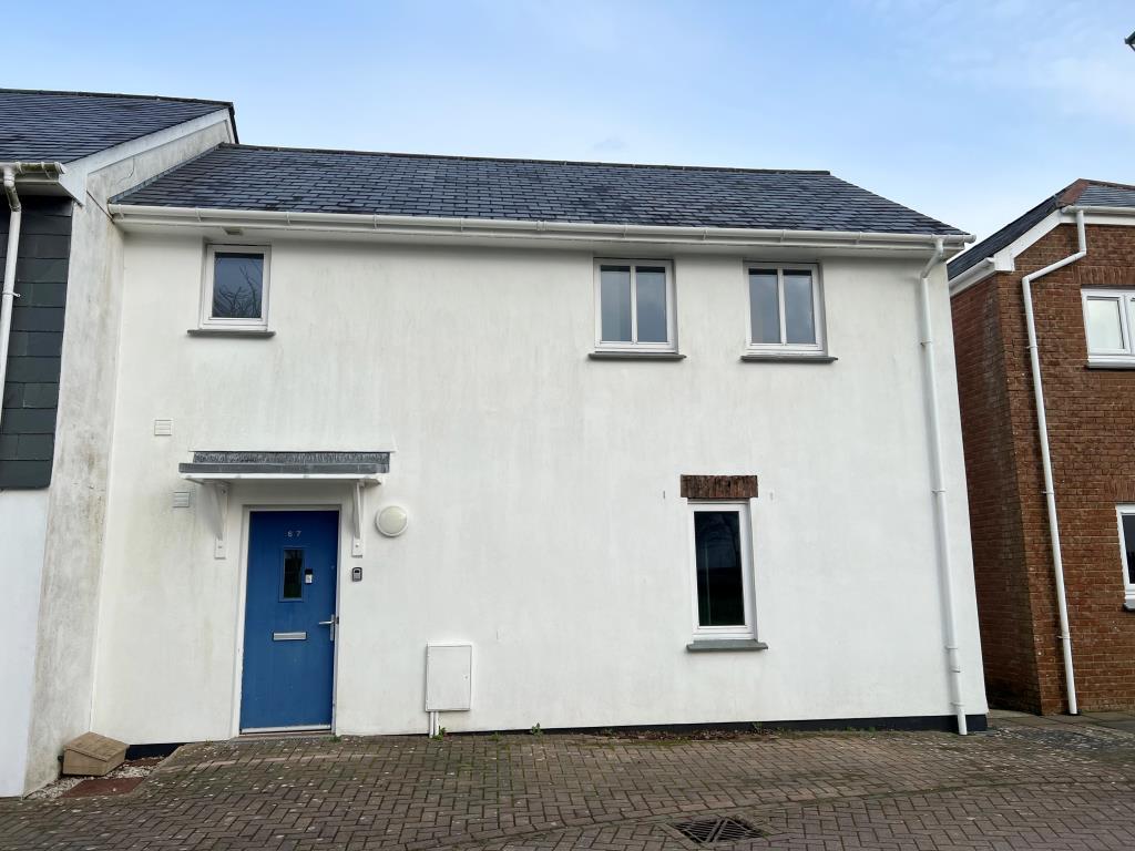 Lot: 92 - WELL PRESENTED THREE-BEDROOM HOUSE -